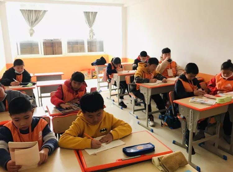 在镇上为什么也要开办小学生托管班加盟品牌机构