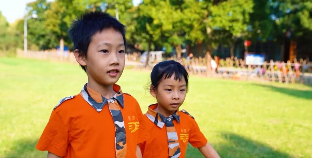 小兄妹携手晋级路,见证刘力元和刘伊灵兄妹的晋鹰汇神奇之旅