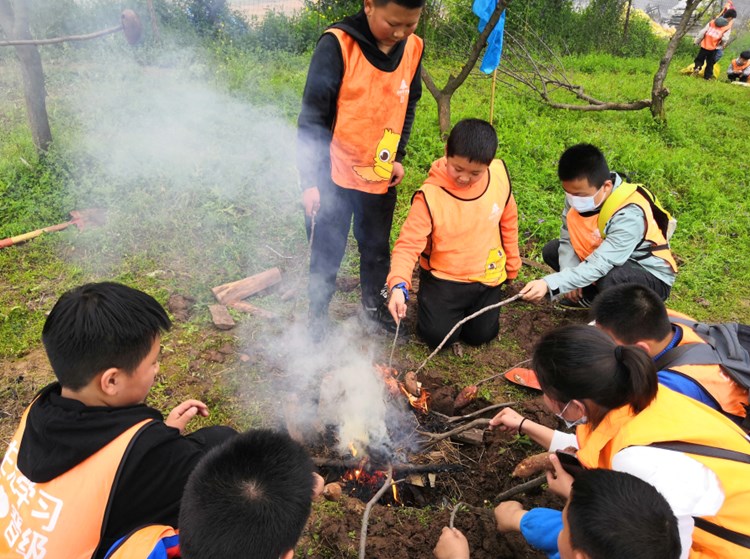 学生托管机构创业选择加盟品牌比努力更重要?